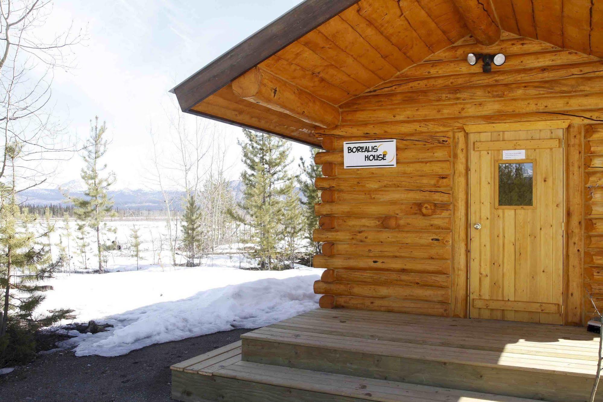 Hotel Sundog Retreat à Whitehorse Extérieur photo