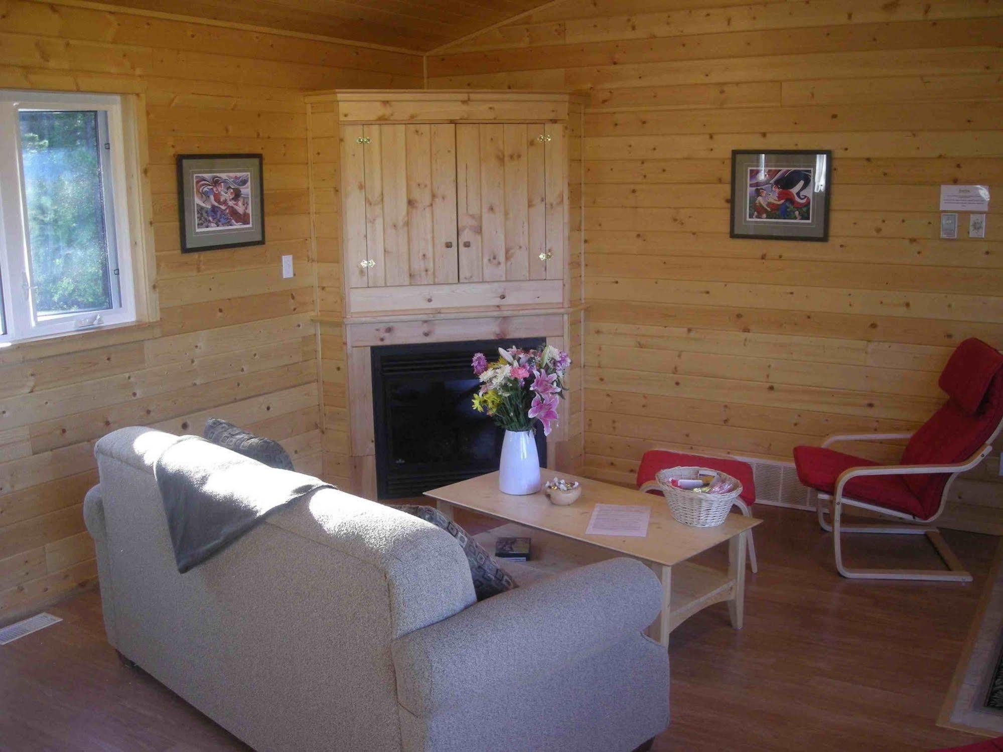 Hotel Sundog Retreat à Whitehorse Extérieur photo