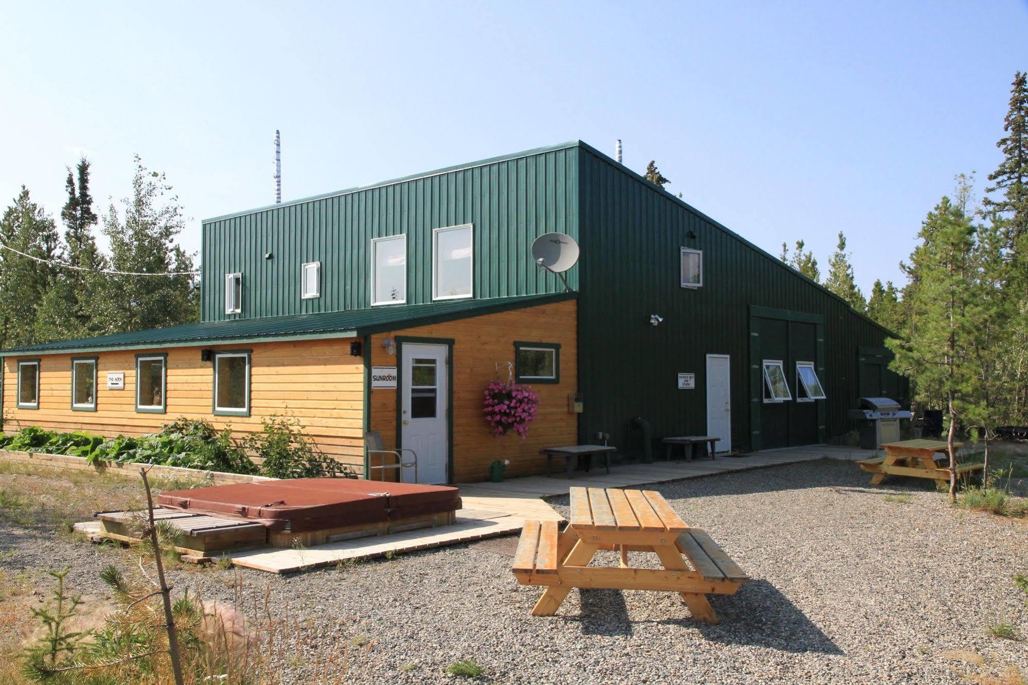 Hotel Sundog Retreat à Whitehorse Extérieur photo