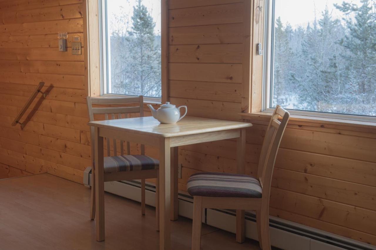 Hotel Sundog Retreat à Whitehorse Extérieur photo